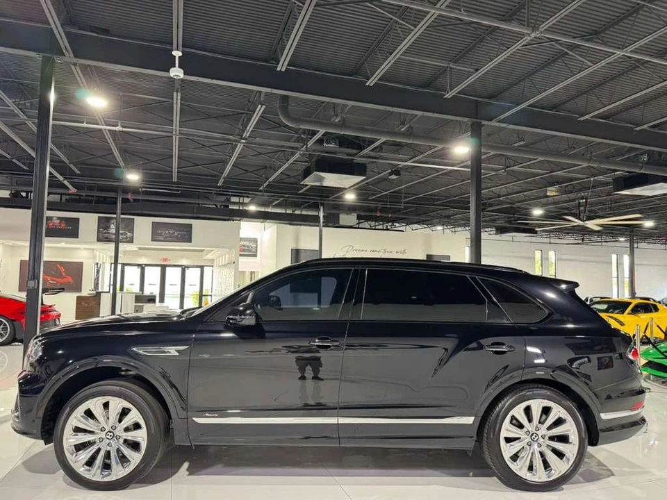 2023 Bentley Bentayga - Image 4 of 12