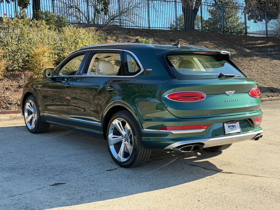 2023 Bentley Bentayga - Image 12 of 21