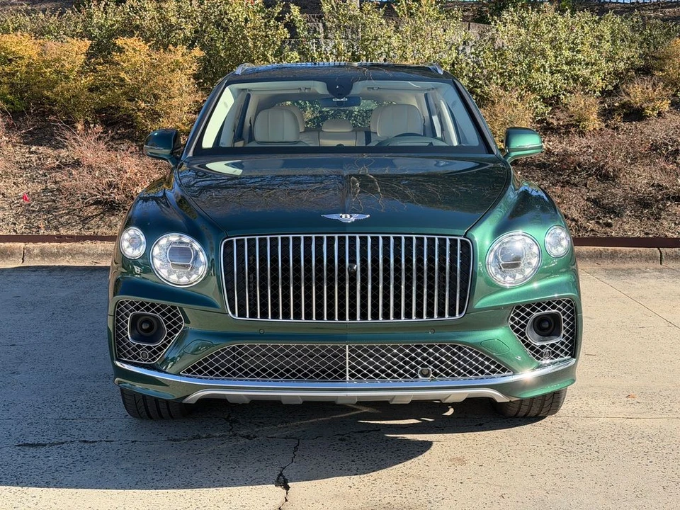 2023 Bentley Bentayga - Image 15 of 21