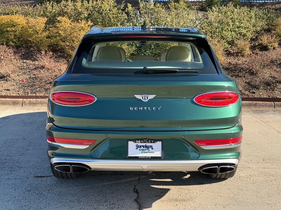 2023 Bentley Bentayga - Image 11 of 21