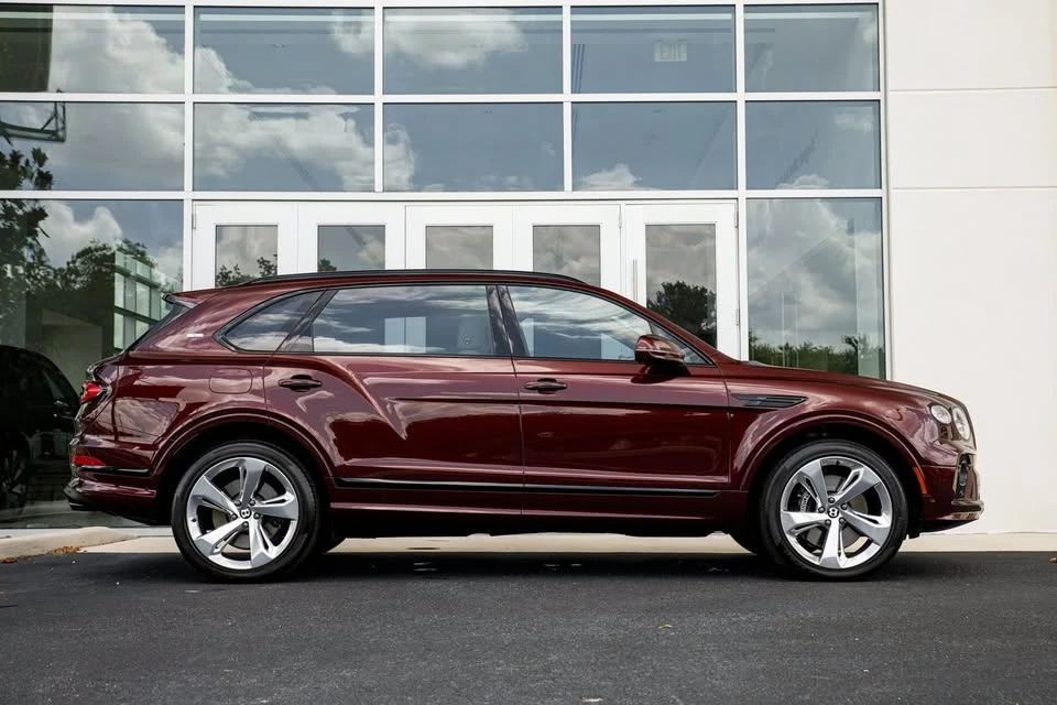 2023 Bentley Bentayga - Image 19 of 20
