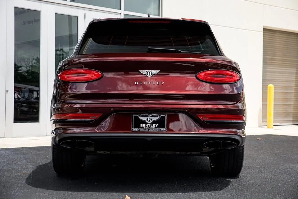 2023 Bentley Bentayga - Image 16 of 20