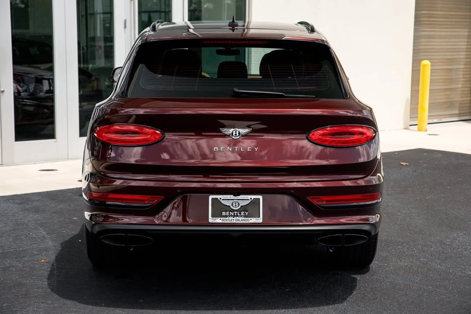 2023 Bentley Bentayga - Image 15 of 20