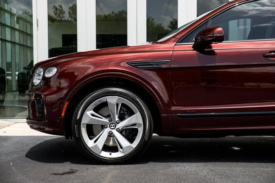 2023 Bentley Bentayga - Image 10 of 20