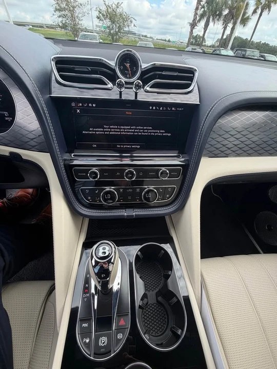 2023 Bentley Bentayga - Image 13 of 20