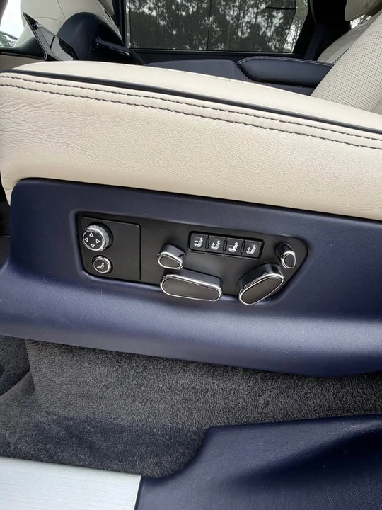 2023 Bentley Bentayga - Image 17 of 20