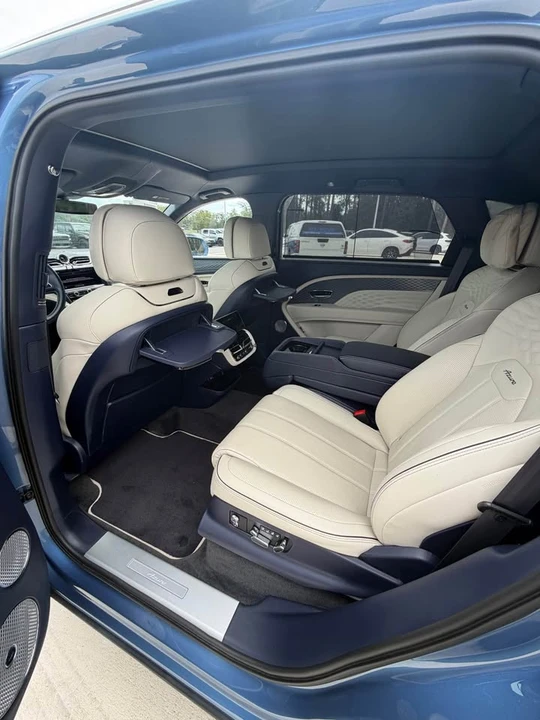 2023 Bentley Bentayga - Image 16 of 20