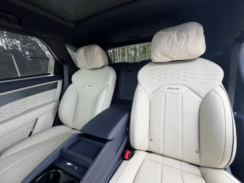 2023 Bentley Bentayga - Image 19 of 20