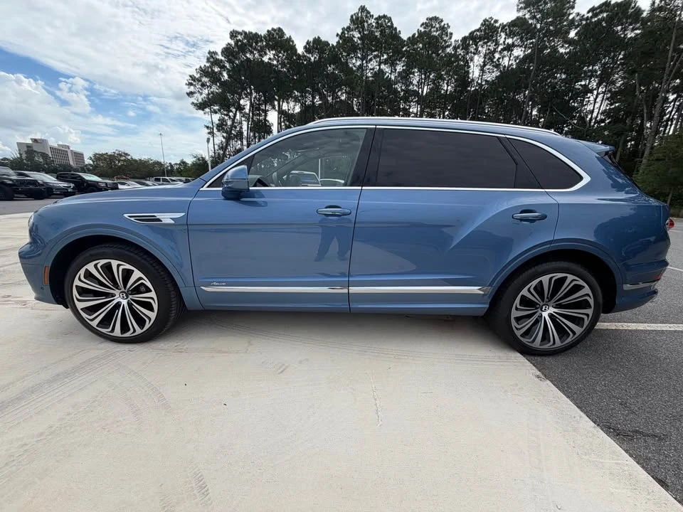 2023 Bentley Bentayga - Image 2 of 20