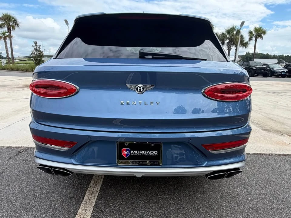 2023 Bentley Bentayga - Image 7 of 20