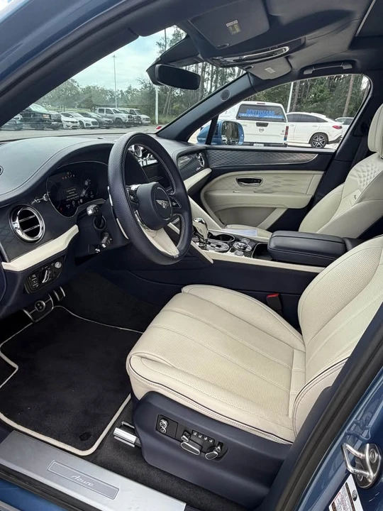 2023 Bentley Bentayga - Image 10 of 20