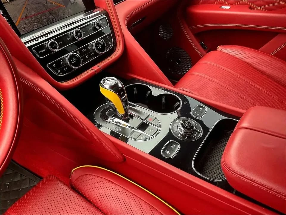 2023 Bentley Bentayga - Image 16 of 20