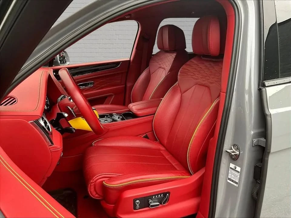 2023 Bentley Bentayga - Image 19 of 20