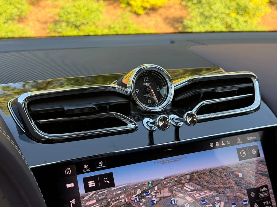 2023 Bentley Bentayga - Image 23 of 31