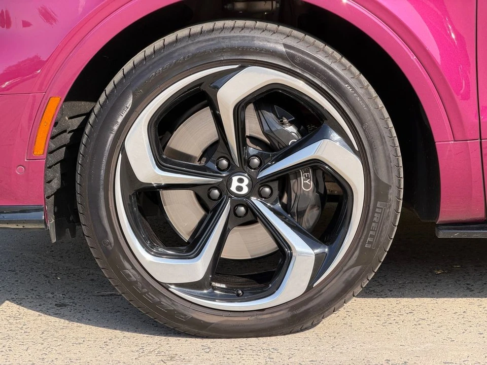 2023 Bentley Bentayga - Image 9 of 31