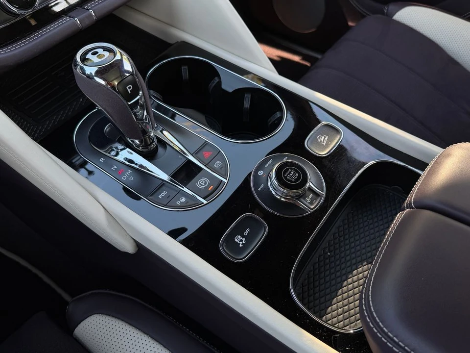 2023 Bentley Bentayga - Image 31 of 31