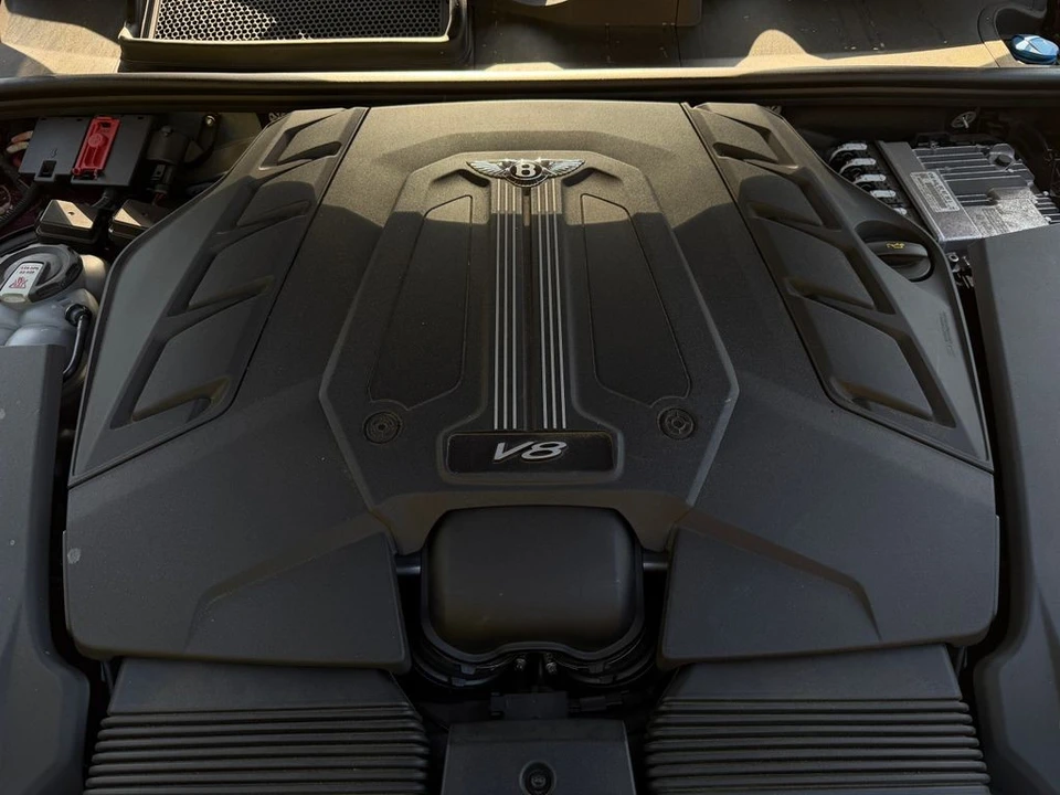 2023 Bentley Bentayga - Image 14 of 31