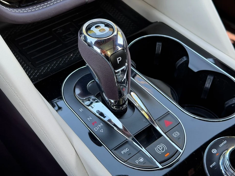 2023 Bentley Bentayga - Image 30 of 31