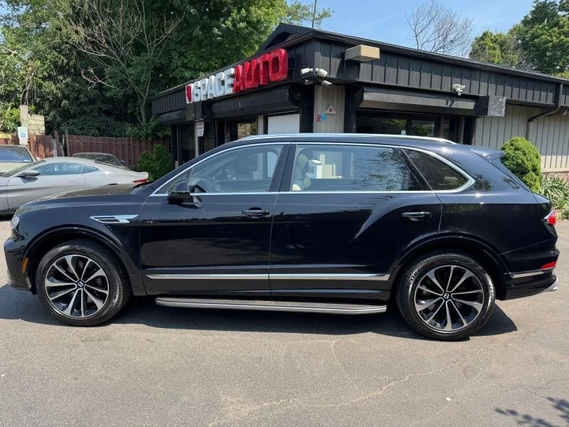 2023 Bentley Bentayga - Image 8 of 12