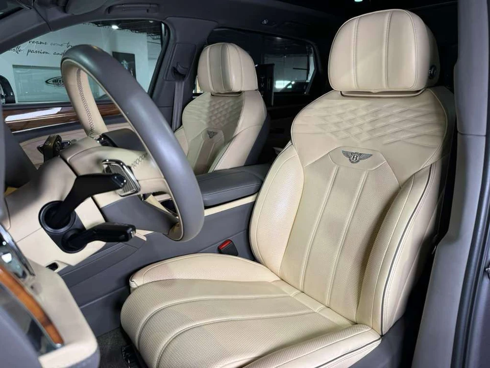 2023 Bentley Bentayga - Image 10 of 12