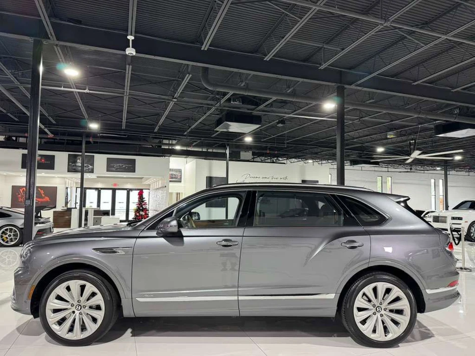 2023 Bentley Bentayga - Image 4 of 12