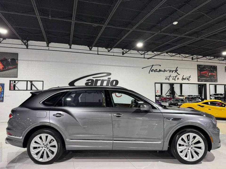 2023 Bentley Bentayga - Image 8 of 12
