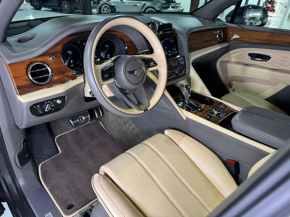 2023 Bentley Bentayga - Image 9 of 12