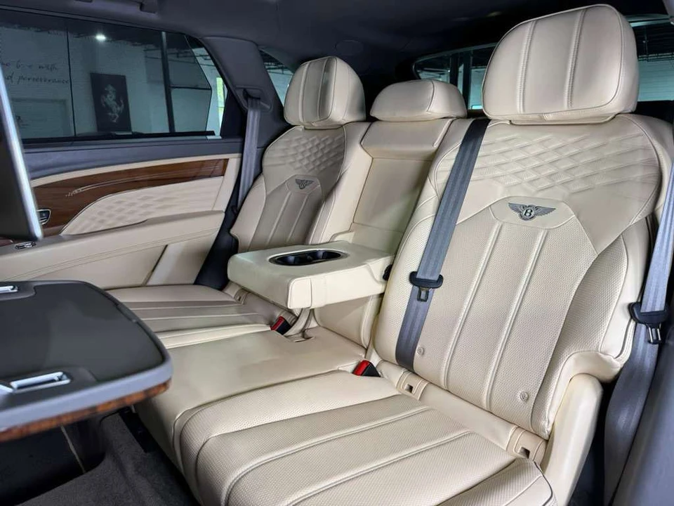 2023 Bentley Bentayga - Image 12 of 12