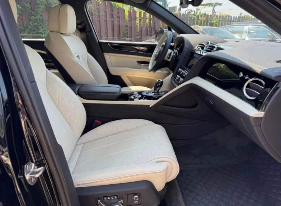 2023 Bentley Bentayga - Image 8 of 10