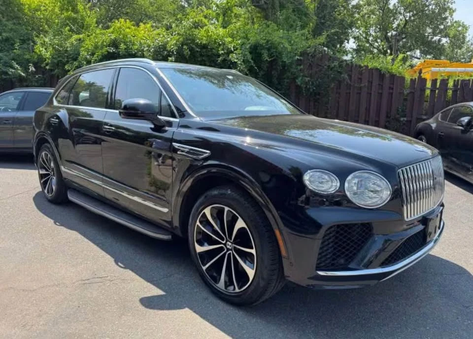 2023 Bentley Bentayga - Image 3 of 10
