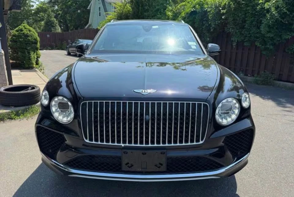 2023 Bentley Bentayga - Image 2 of 10