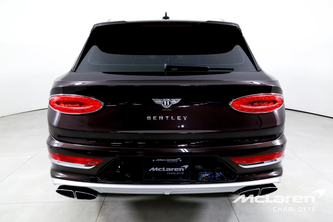 2023 Bentley Bentayga - Image 7 of 21