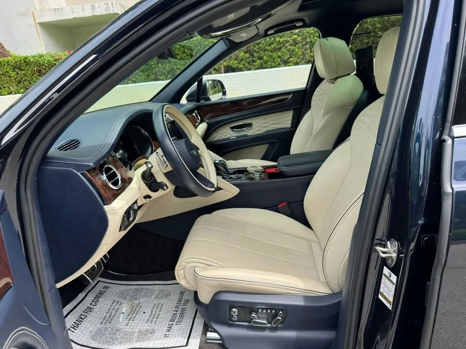 2023 Bentley Bentayga - Image 7 of 18