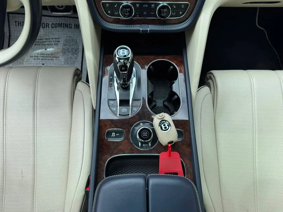 2023 Bentley Bentayga - Image 12 of 18