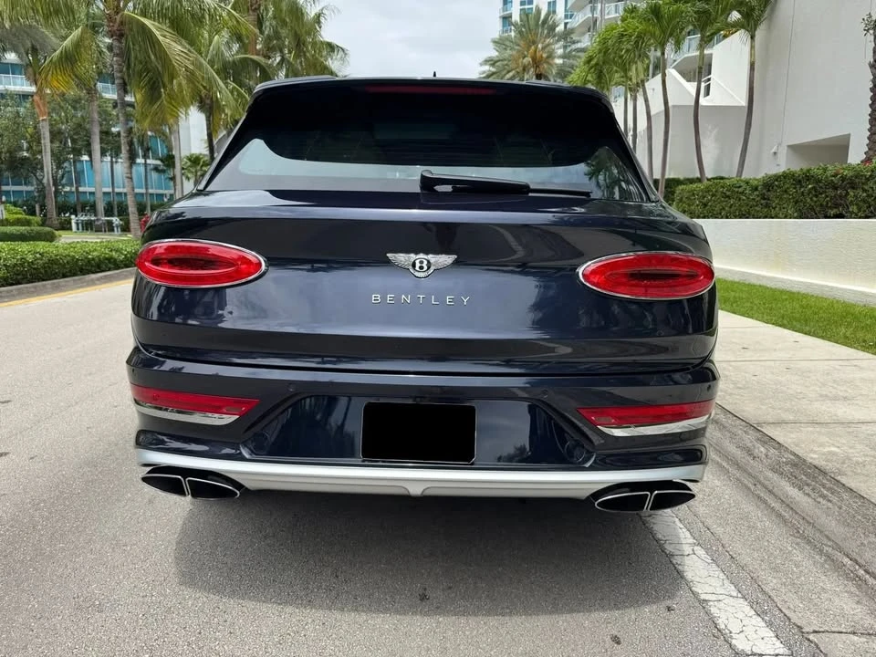 2023 Bentley Bentayga - Image 5 of 18