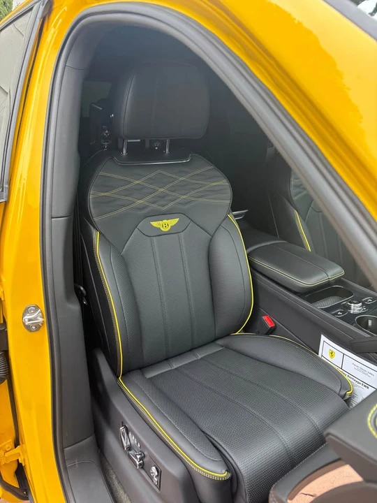 2023 Bentley Bentayga - Image 16 of 19