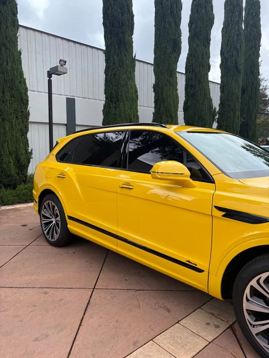 2023 Bentley Bentayga - Image 11 of 19