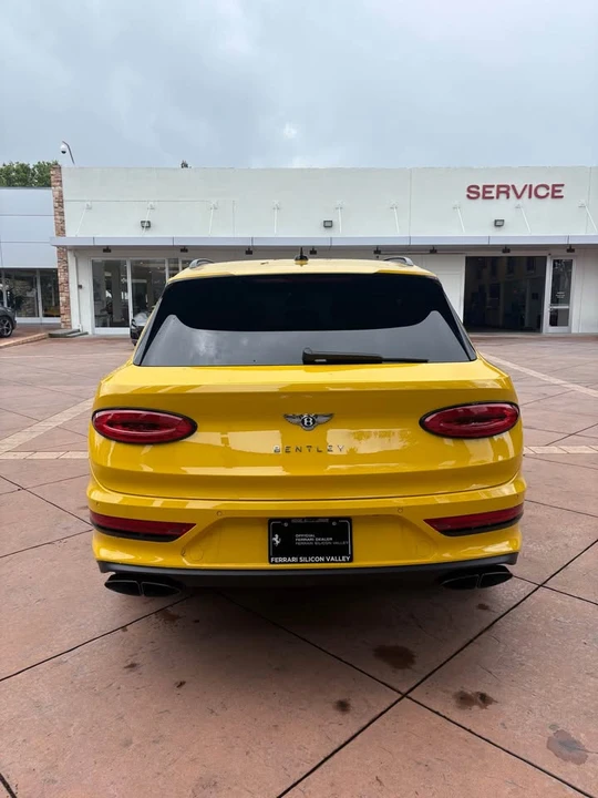 2023 Bentley Bentayga - Image 7 of 19