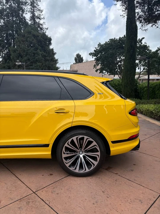 2023 Bentley Bentayga - Image 6 of 19