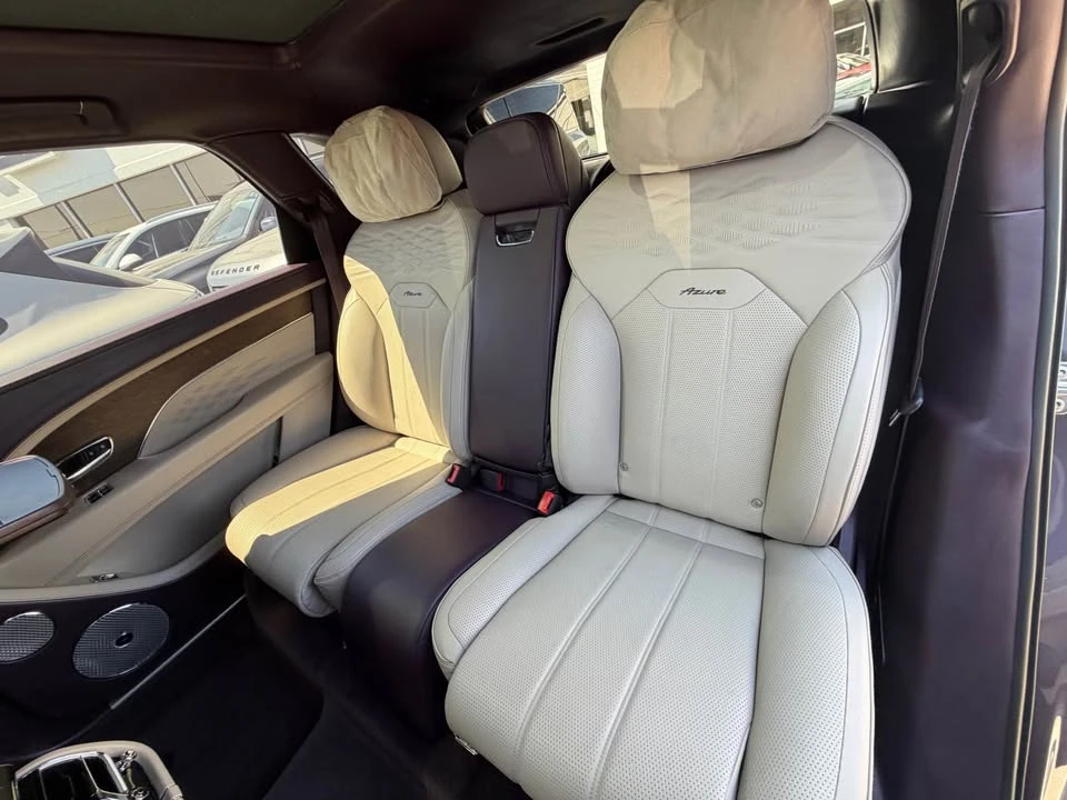 2023 Bentley Bentayga - Image 11 of 12