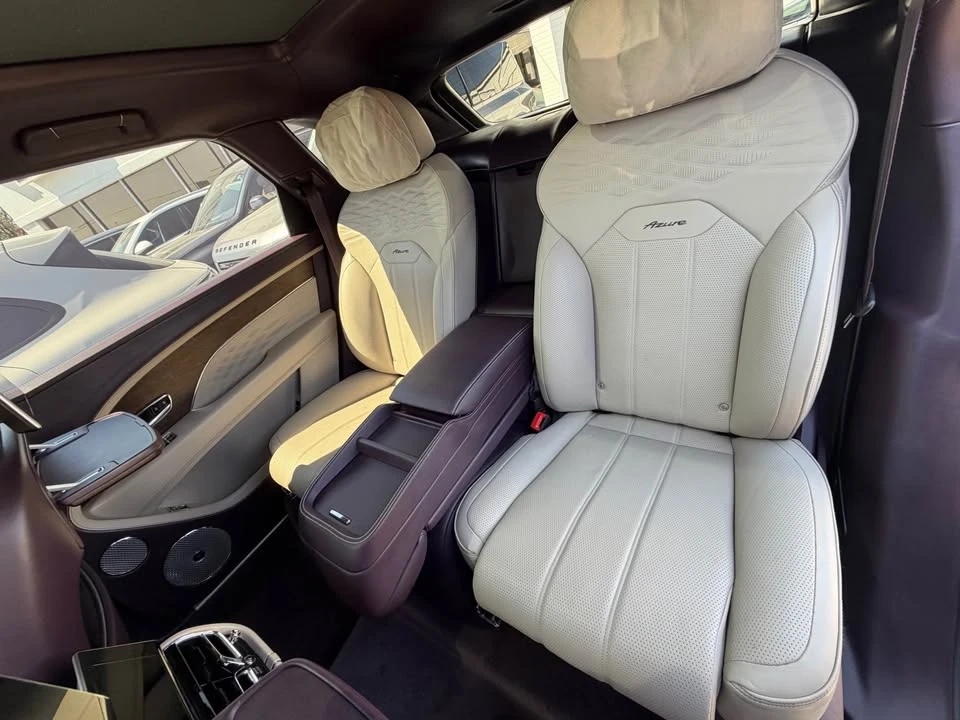 2023 Bentley Bentayga - Image 12 of 12