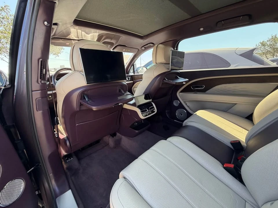 2023 Bentley Bentayga - Image 9 of 12