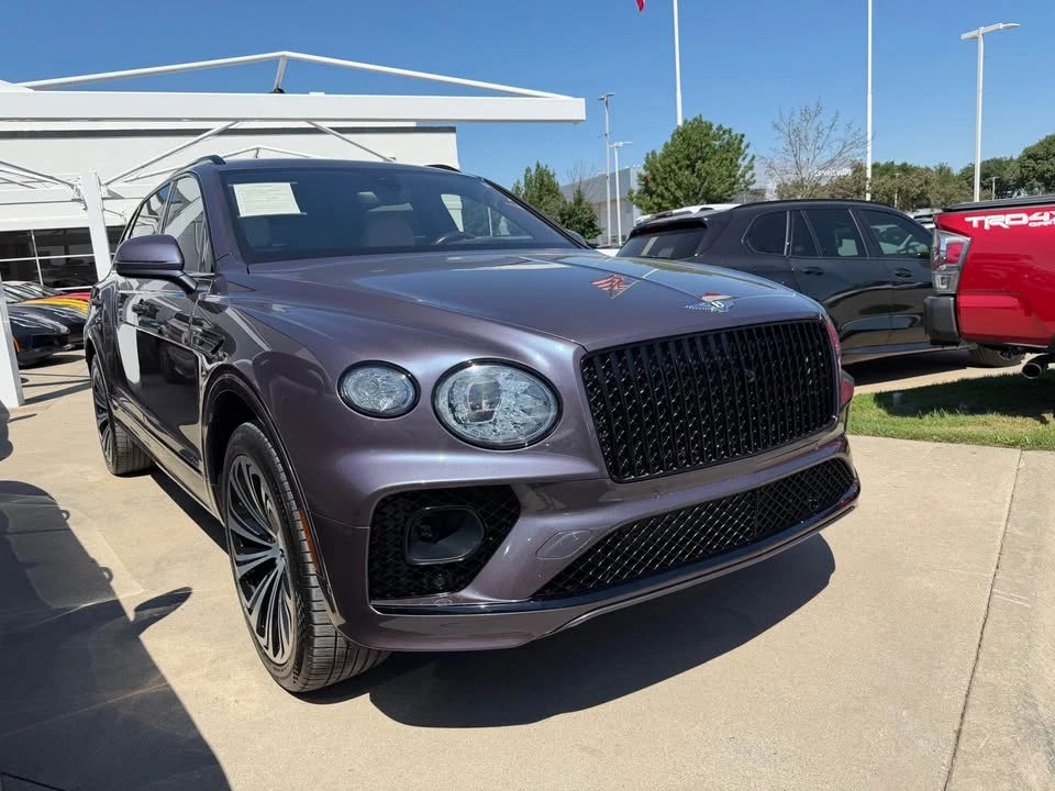 2023 Bentley Bentayga - Image 2 of 12