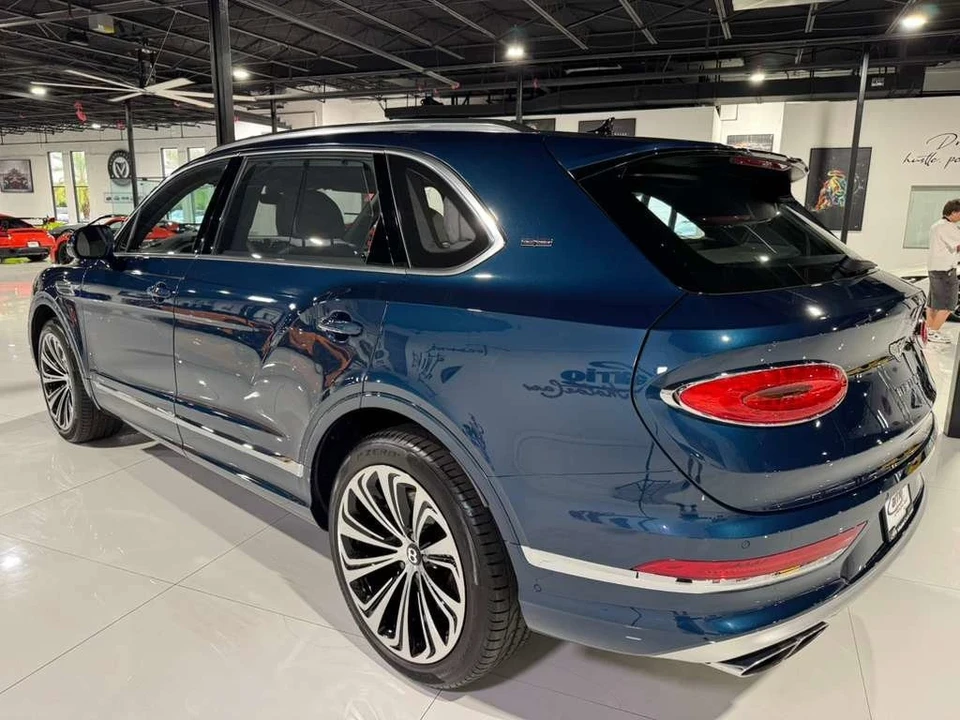 2023 Bentley Bentayga - Image 5 of 12