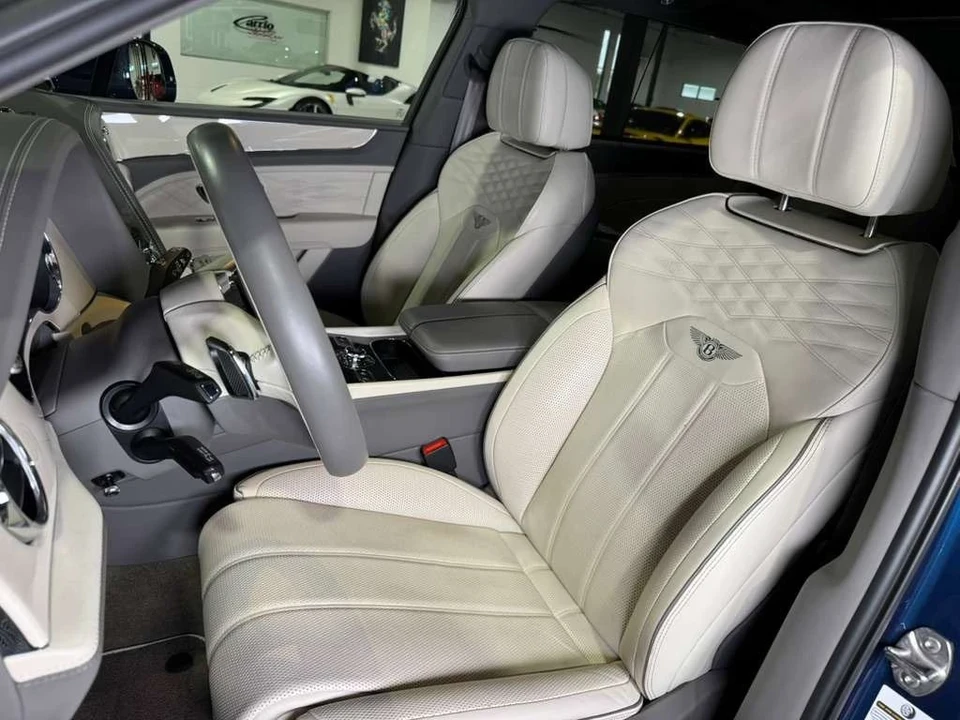 2023 Bentley Bentayga - Image 10 of 12