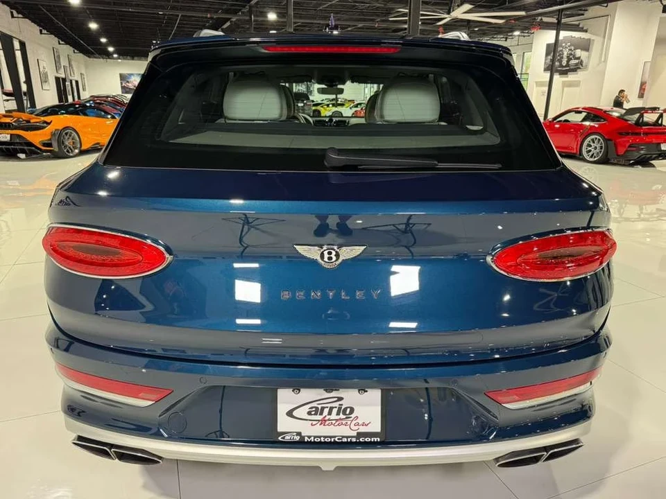 2023 Bentley Bentayga - Image 6 of 12