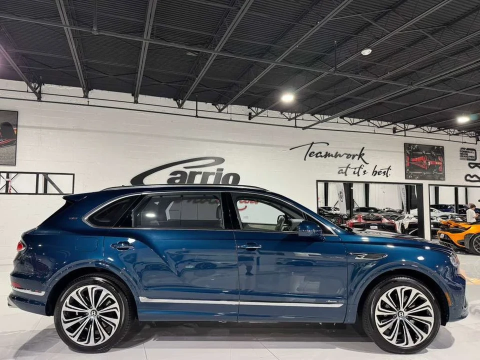 2023 Bentley Bentayga - Image 8 of 12