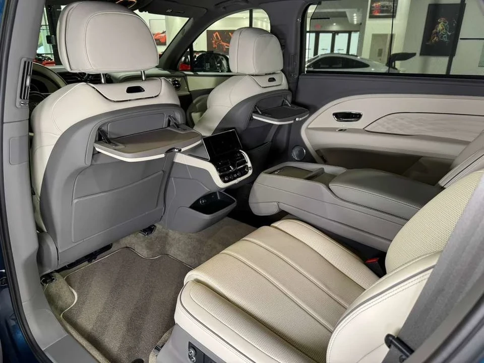 2023 Bentley Bentayga - Image 11 of 12