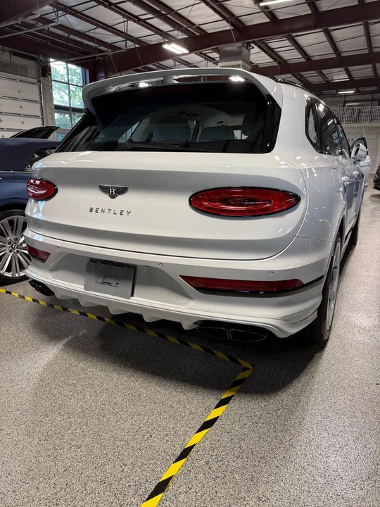2023 Bentley Bentayga - Image 19 of 20