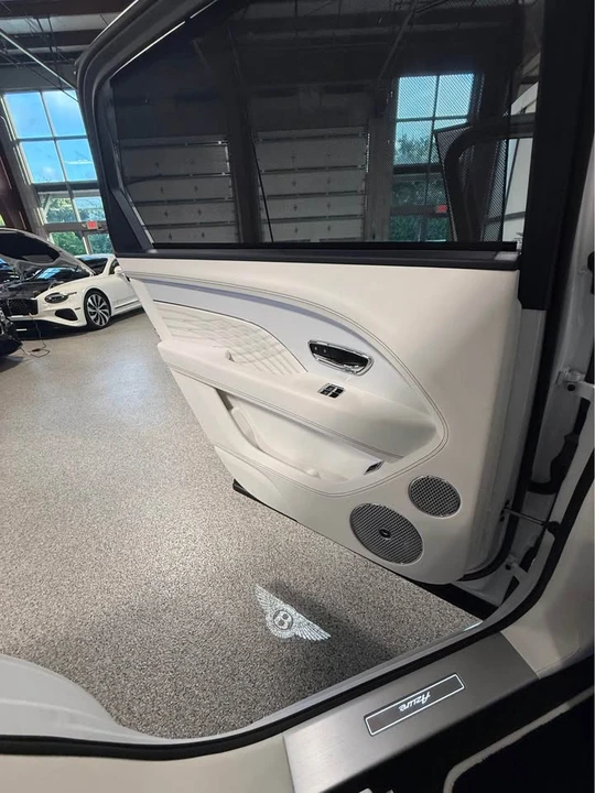 2023 Bentley Bentayga - Image 8 of 20